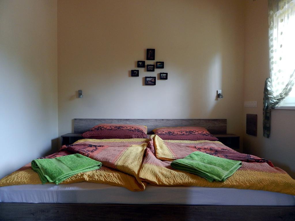Georgina Apartman Harkány Buitenkant foto