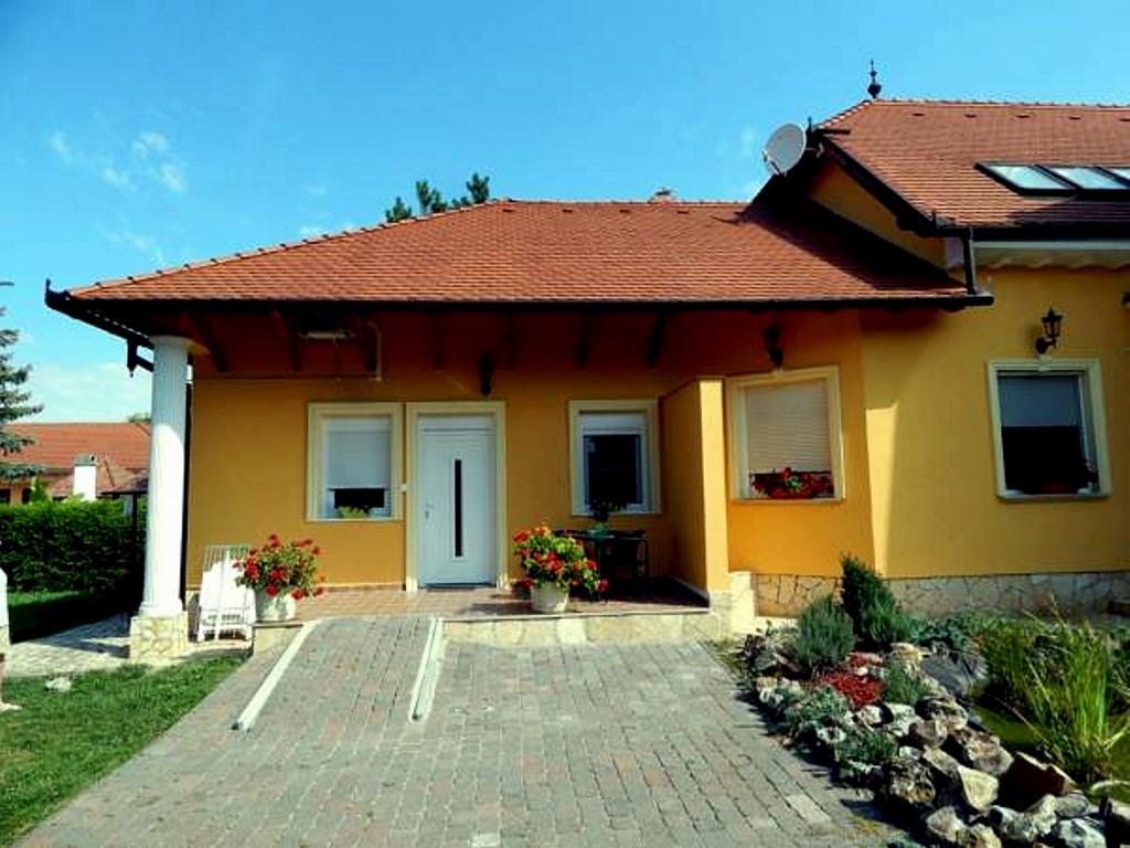 Georgina Apartman Harkány Buitenkant foto