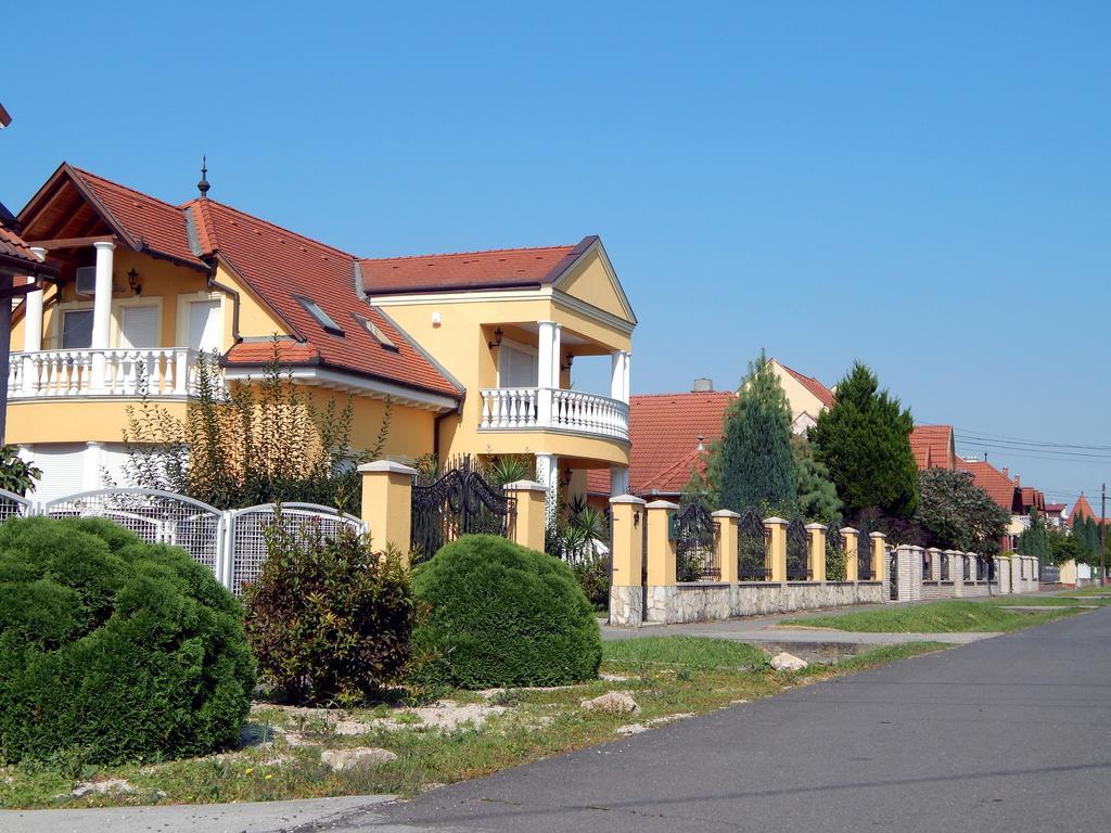 Georgina Apartman Harkány Buitenkant foto