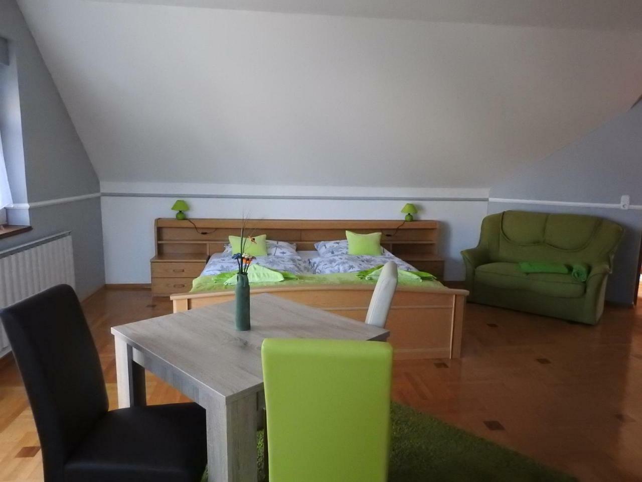 Georgina Apartman Harkány Buitenkant foto